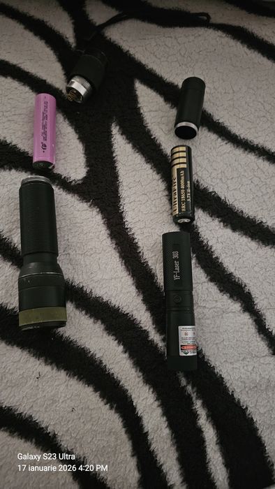 Lanterna si laser verde