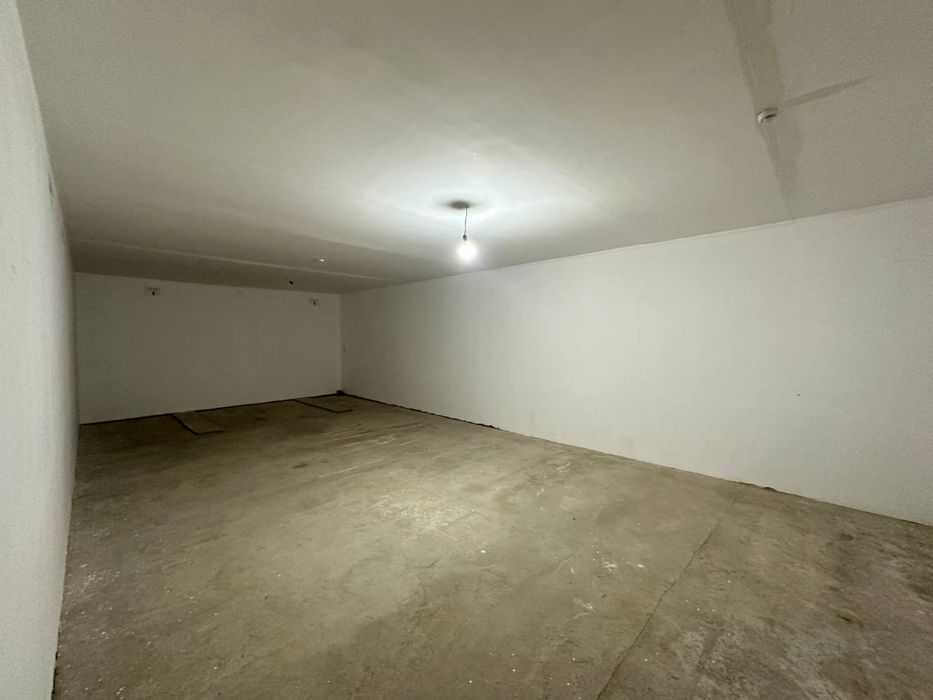 Нөкис қаласы орайлық базарға жақын жерде жайласқан имарат сатылады