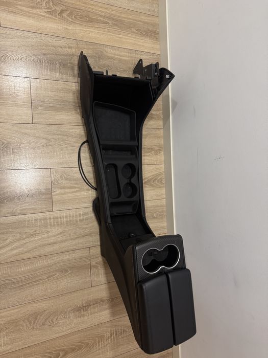 consola centrala tesla model s