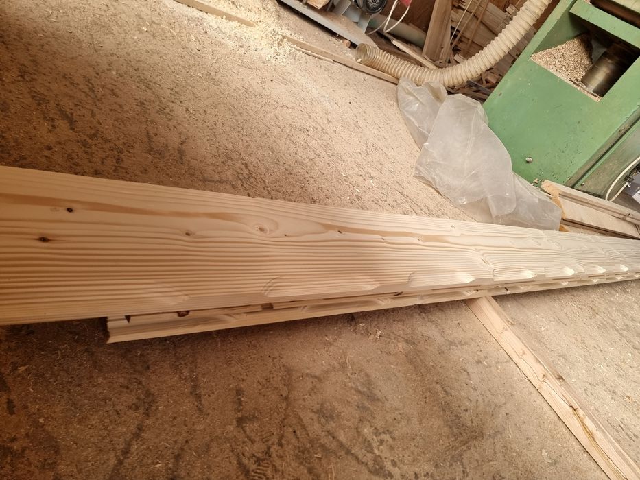 Cherestea uscata molid, lambriu, dușumea, pazie, florar, blana ornata.