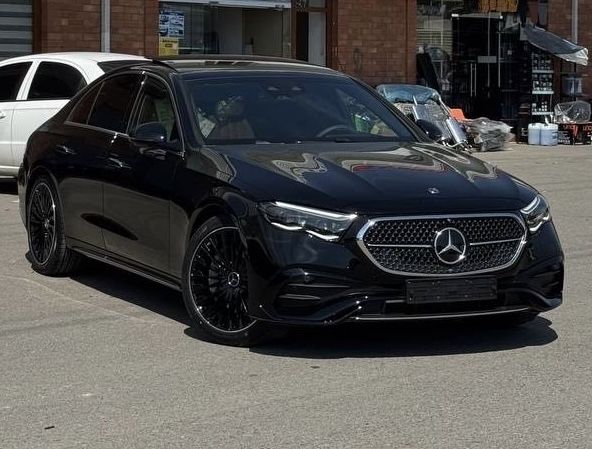 Mercedes-Benz E300 модель 2025/12  В Наличии