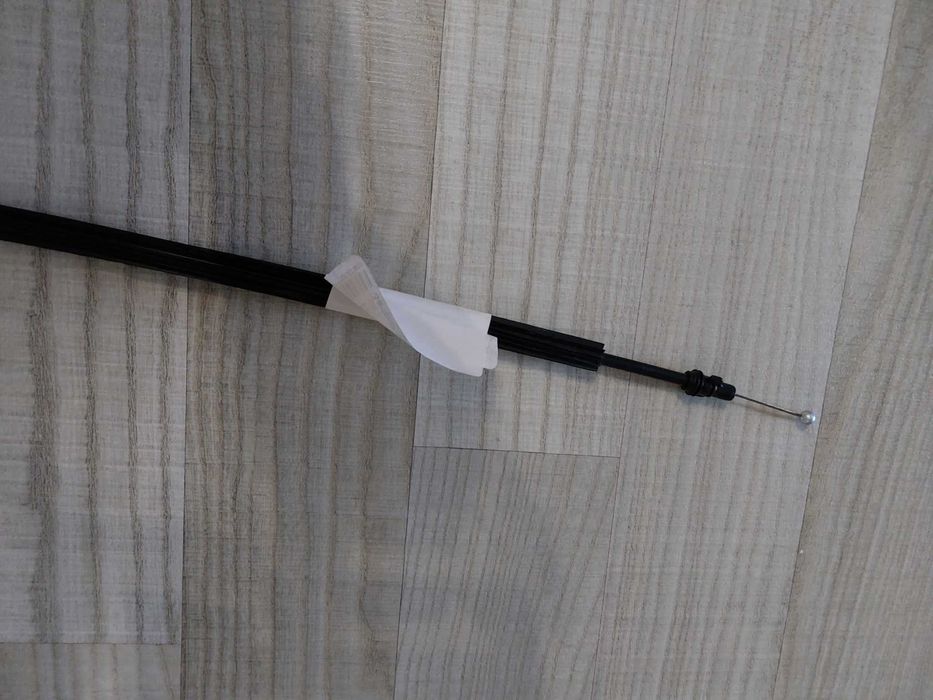 Cablu deschidere capota motor spre maner // Volkswagen Passat 3C