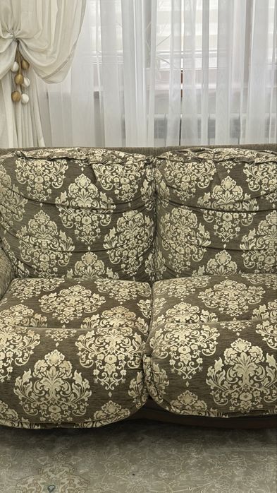 Продается два Дивана и кресло