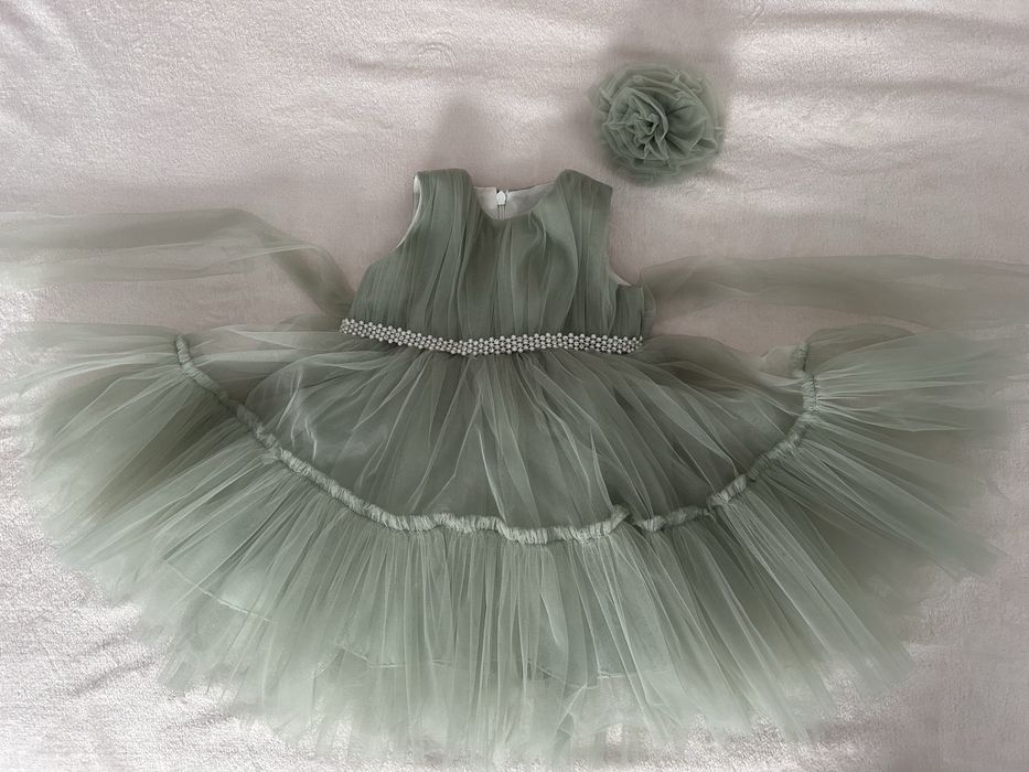 Продам красивое пышное платье на девочку