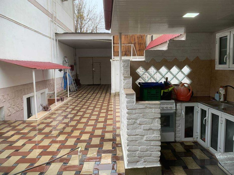 Махалля Саломатина. 2х этажный угловой дом 3.4 сотки 4 комнаты. 180м2.