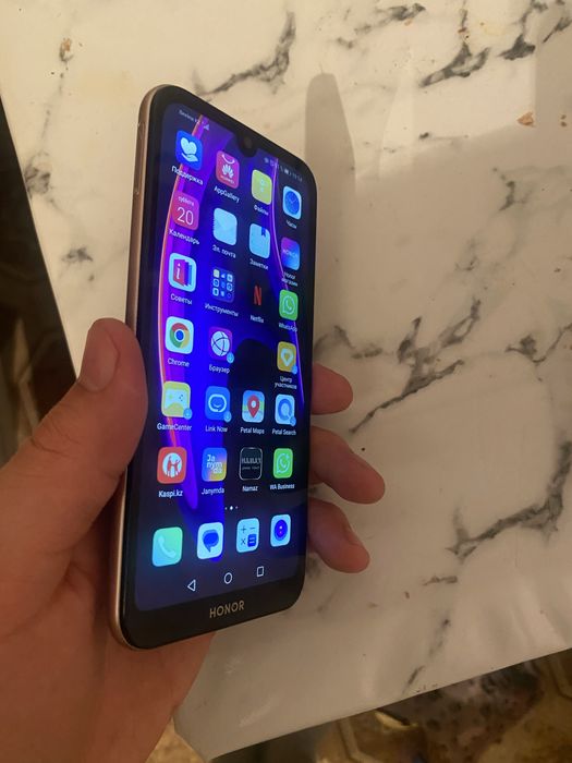 Хонор 8 S хорошо работает нет минуса 4 g