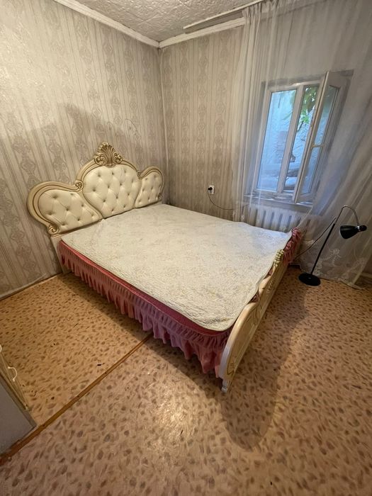 Продается спальный гарнитура