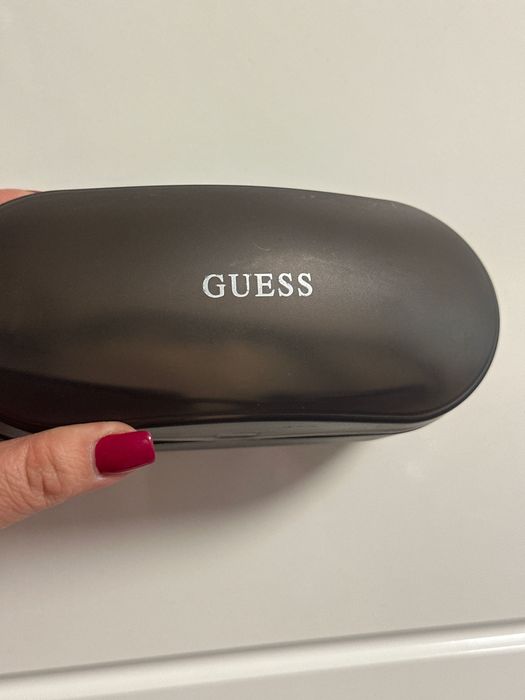Унисекс слънчеви очила Guess