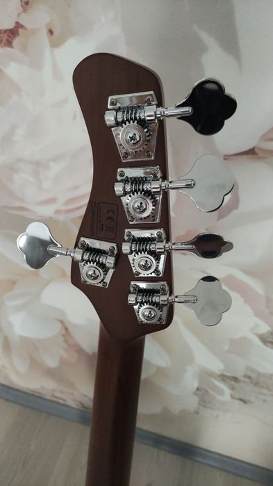 Sire Marcus Miller v5 vintage