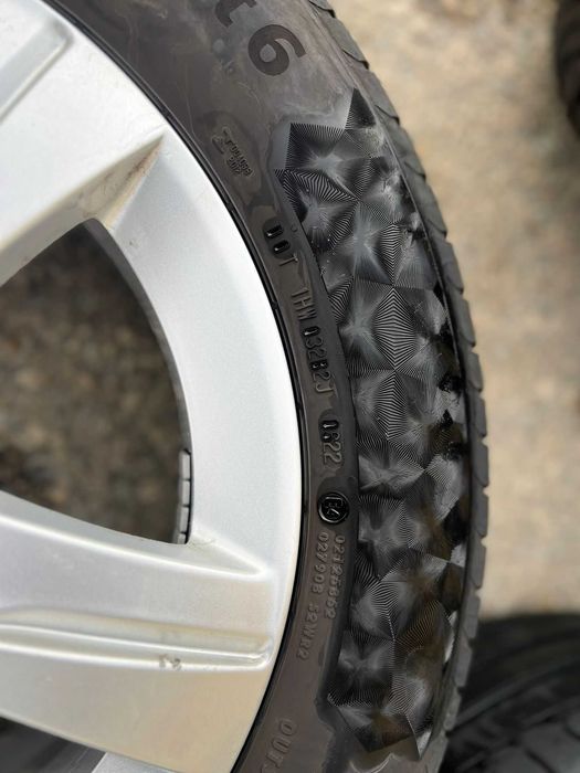 Летни гуми 215 60 16 Continental две от гумите са 0524 DOT 0622