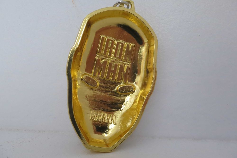 breloc iron man din fier