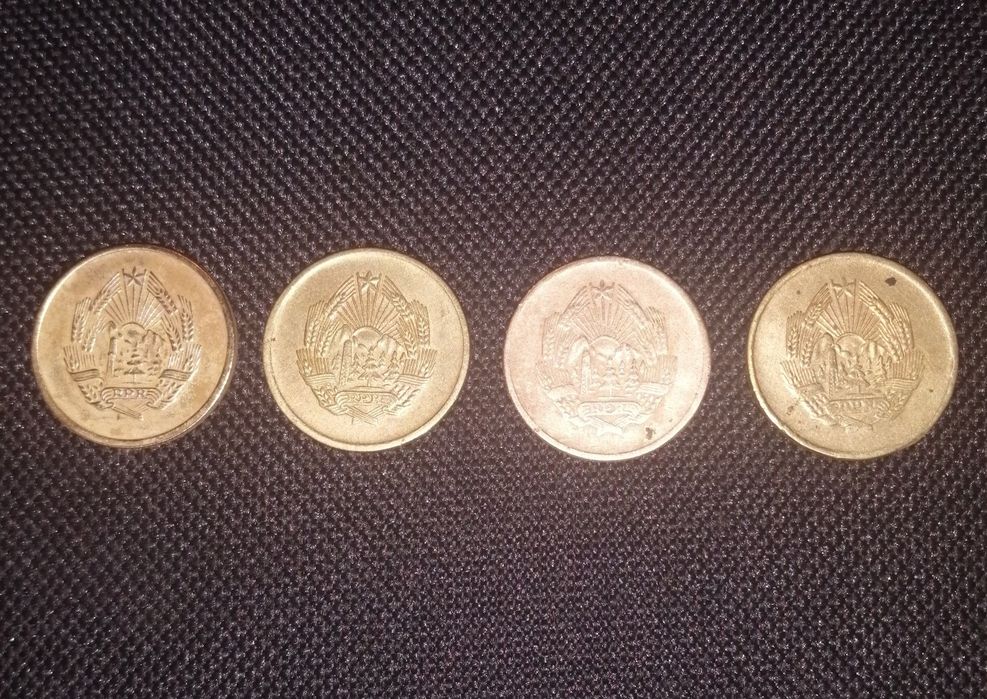 Patru monede de colecție