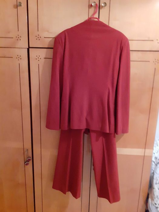 Compleu Sacou și Pantalon,măsura 40-42, firma Dika Spania ,roșu,lână,