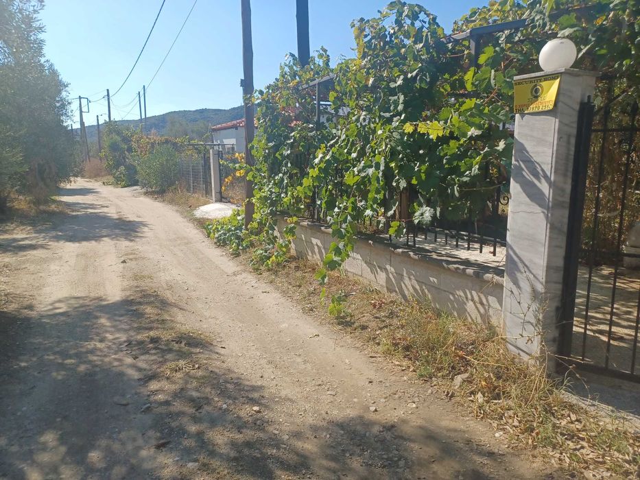 Продава къща с площ 50м2 с двор 160м2 в Паралия Врасна, Северна Гърция