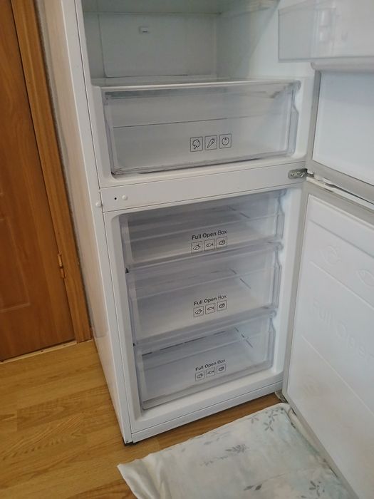 Холодильник SAMSUNG