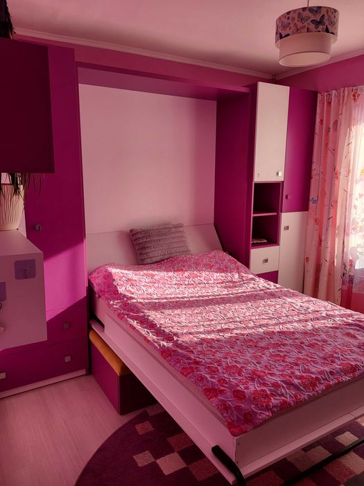 Vând ap. 3 camere ,decomandat ,Zona Rogerius