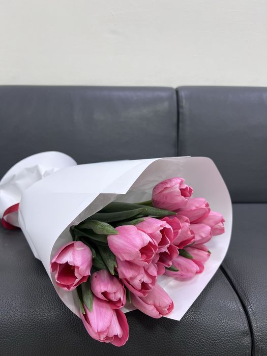 Премиальные тюльпаны с шикарным оформлением