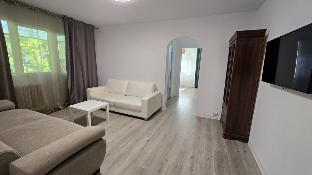 Inchiriez apartament 2 camere etaj 1 zona  Cantemir podu Rosu Palas