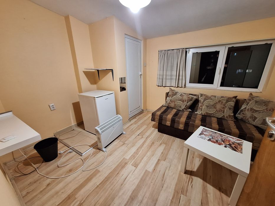 Дава се под наем Ателие в София, Дървеница - 12 кв.м за 204 € - Снимка #1