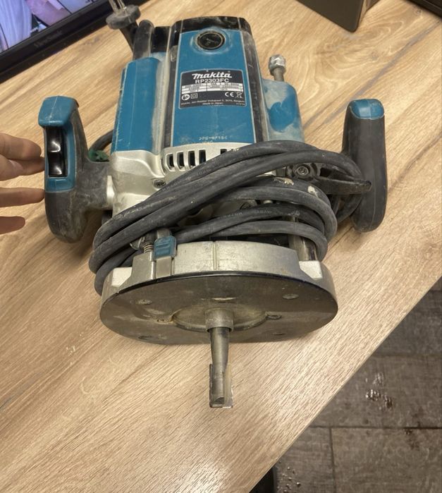 Продам Фрезу Makita