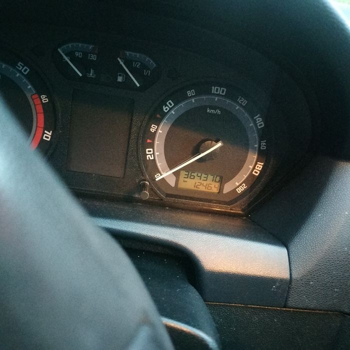 Vând Skoda Fabia