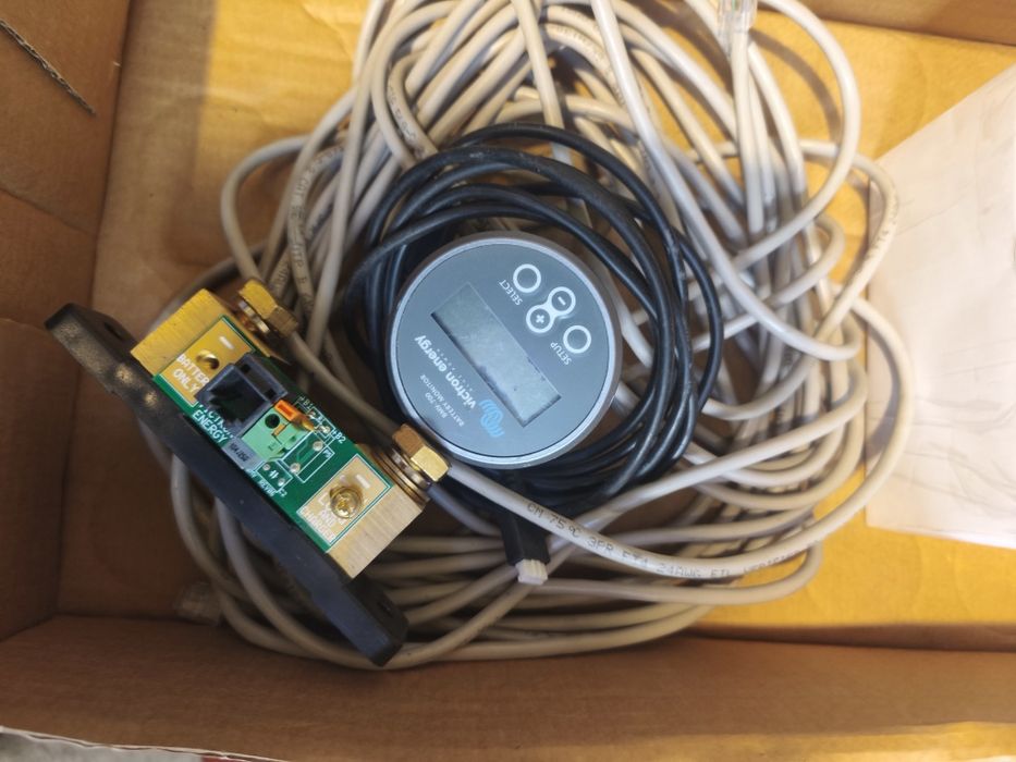 Victron Energy SmartShunt 500A/50m  +  Bmv 700 folosite