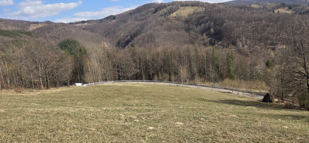 Vand teren pentru cabane