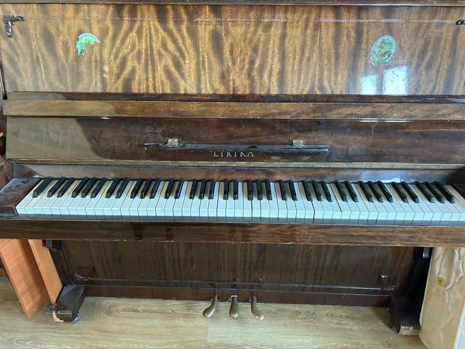 Фортепиано Lirika