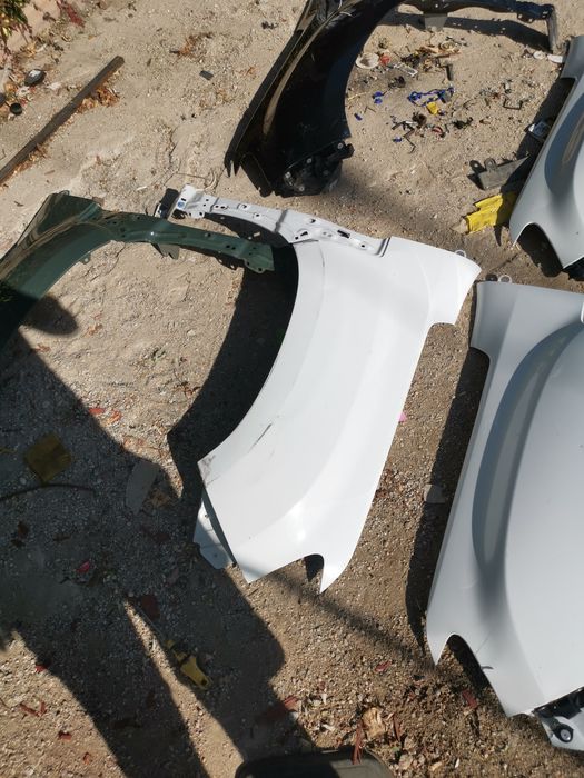 Aripa aripi stânga dreapta dacia duster 2
