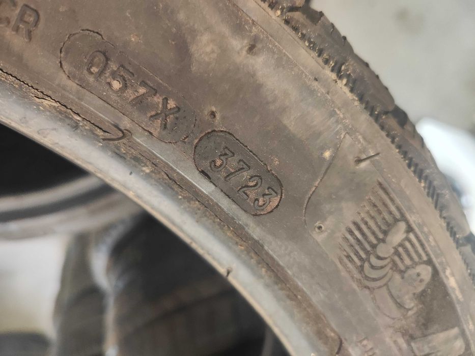 2бр.зимни гуми 225/40/18 Michelin
