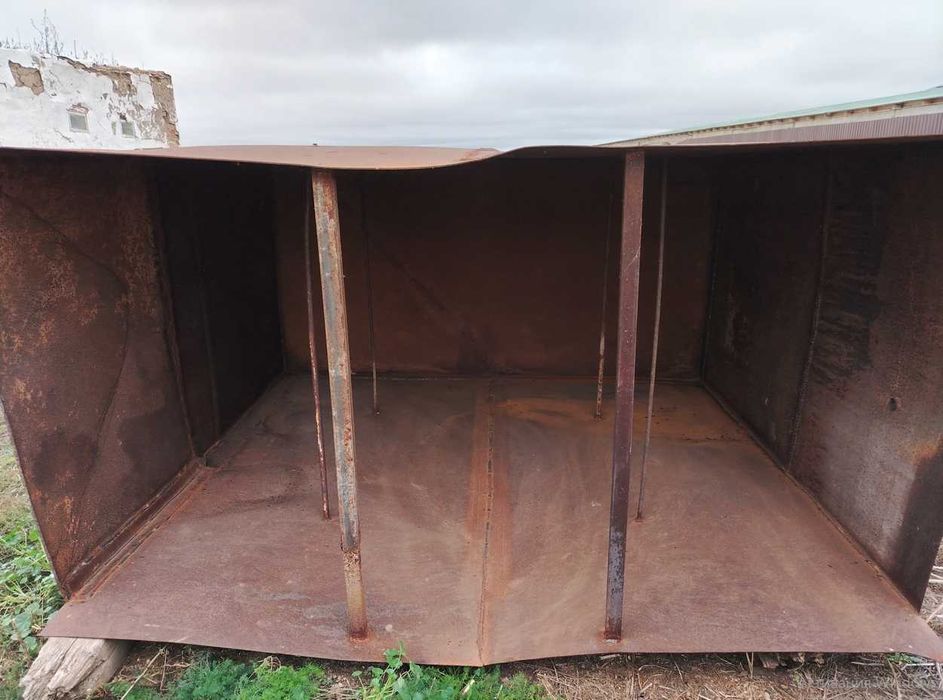 Емкость для воды или зерна