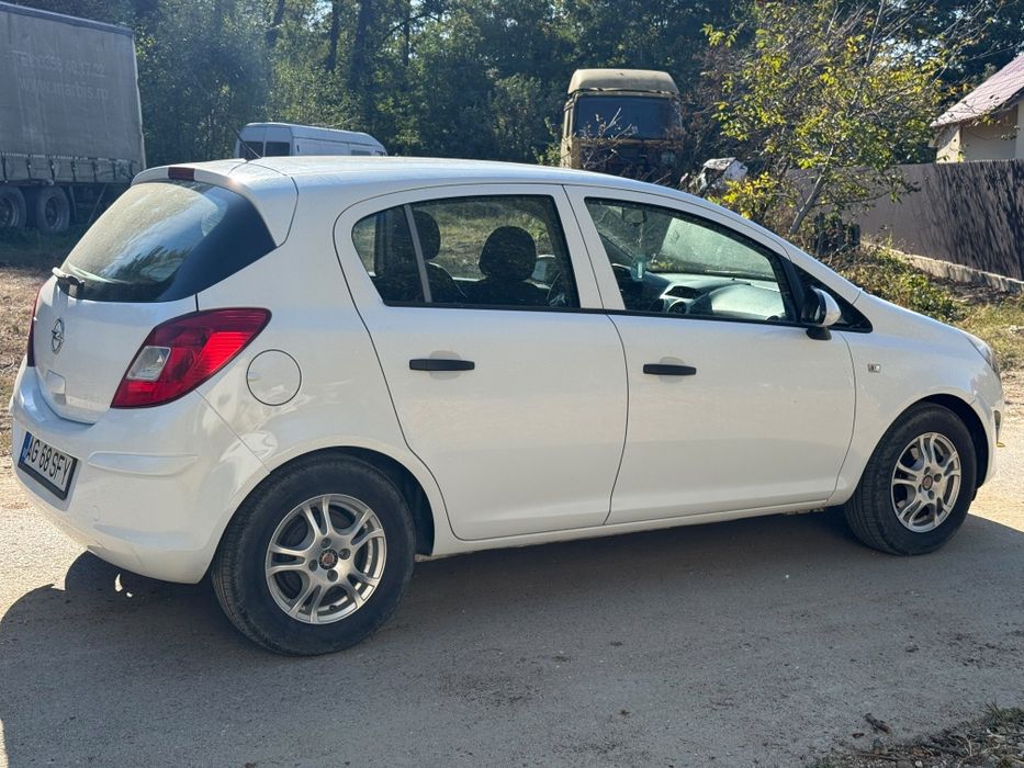 Opel Corsa D 1.0 benzina și gpl