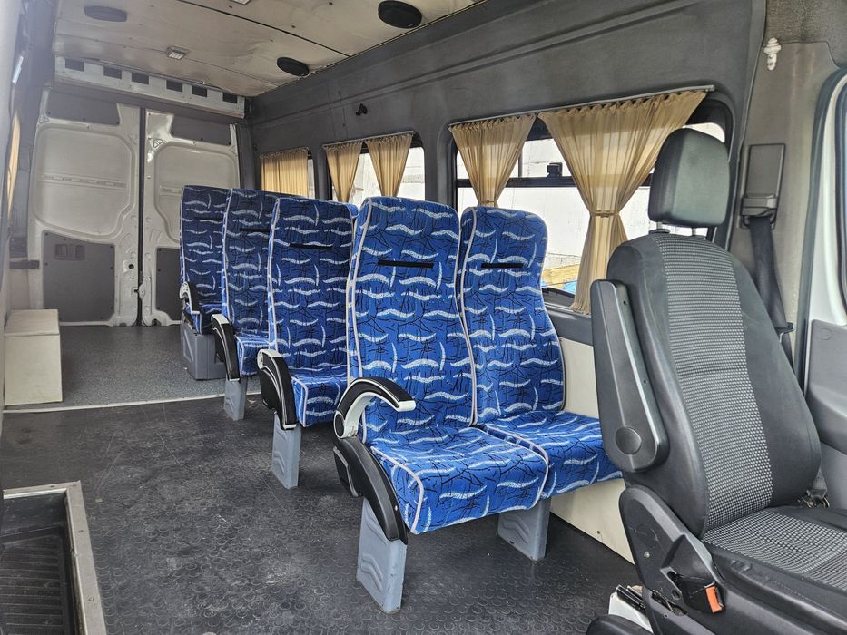 Vând microbuze Mercedes Sprinter 8+1