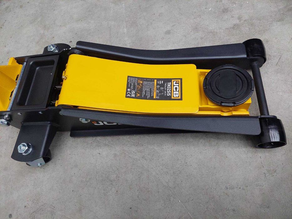 Хидравличен крик нископрофилен - 2.5 и 3 тона JCB