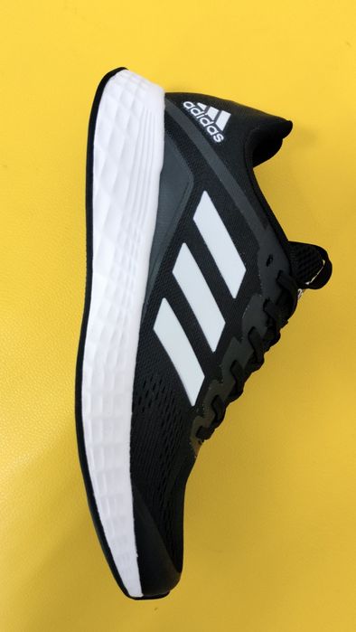 Кроссовки Adidas