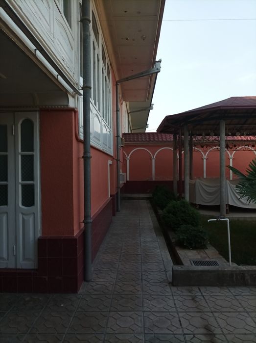 Назарбек Nazarbek харакат 8 sotix uchastka sotiladi,yarmi xam sotiladi