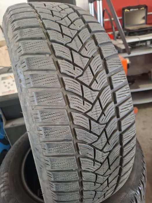 Зимни гуми DUNLOP 215 60 16
