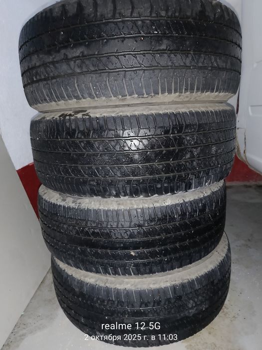 Продам комплект шин .