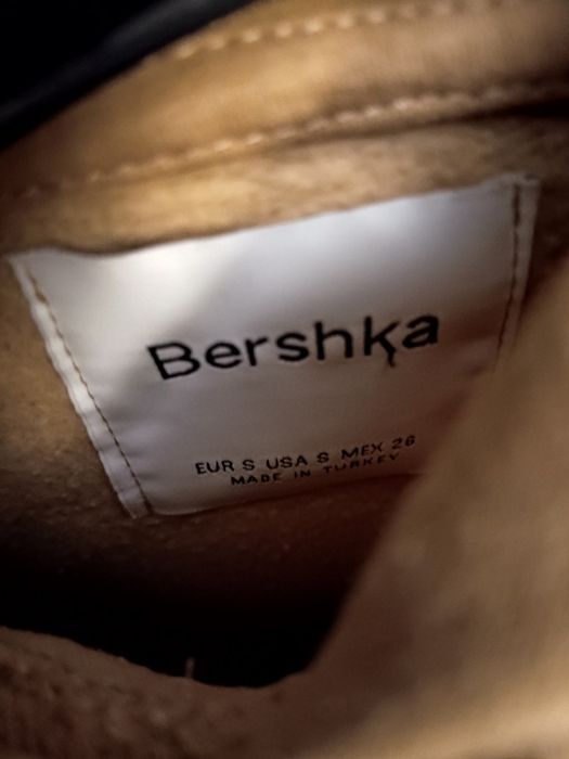 Hanorac Bershka mărime XL
