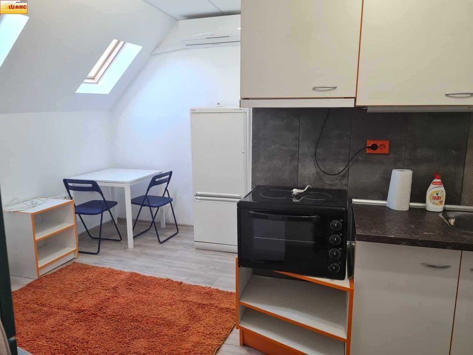 Дава се под наем Ателие в Плевен, Идеален център - 25 кв.м за 147.9 € - Снимка #2