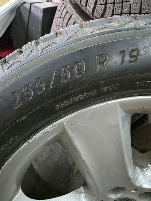 Michelin X-Ice North 4 255/50 R19
