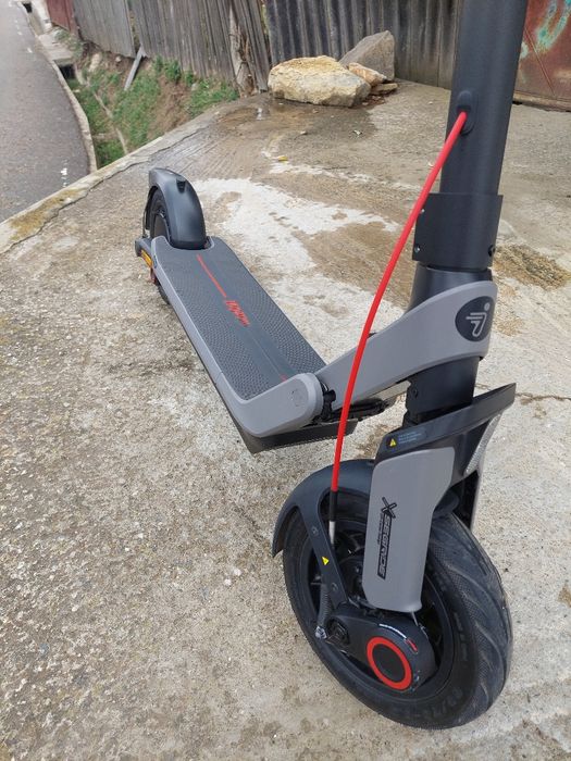 Vând trotineta electrică ninebot e3