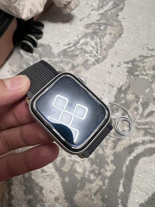 Продам самрт часы Aplle watch se 1 44 mm