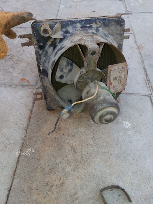 Gazel zapchastlar sotiladi.