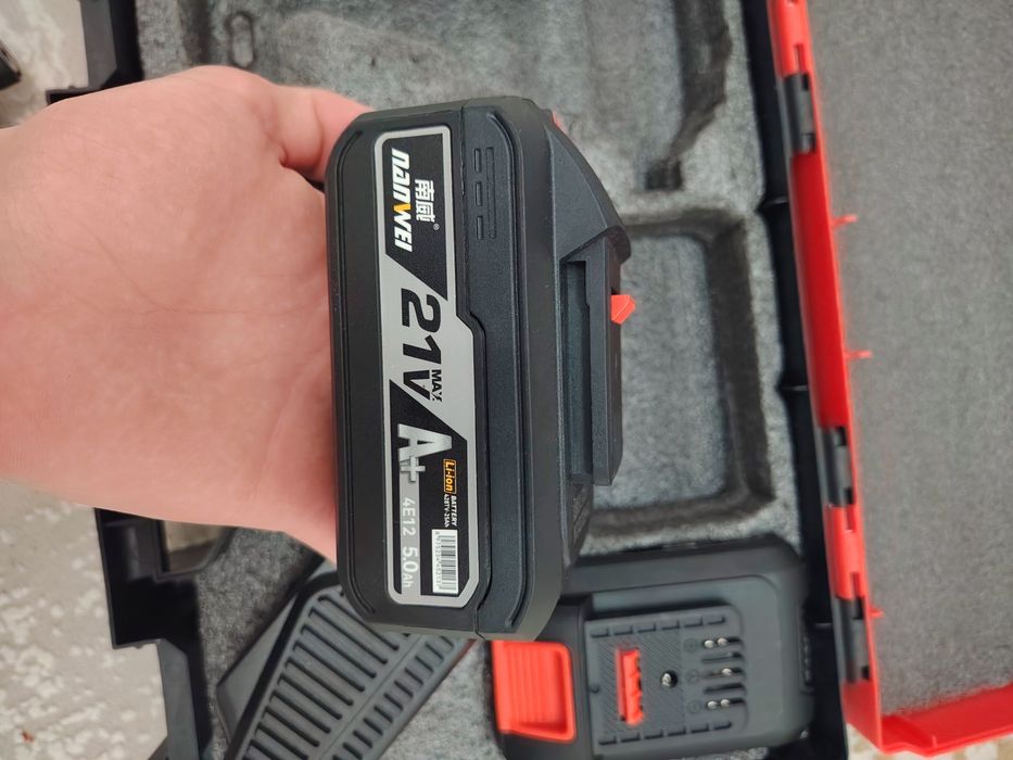 Винтоверт бесщеточный  Nanwey,с двумя акуммуляторами