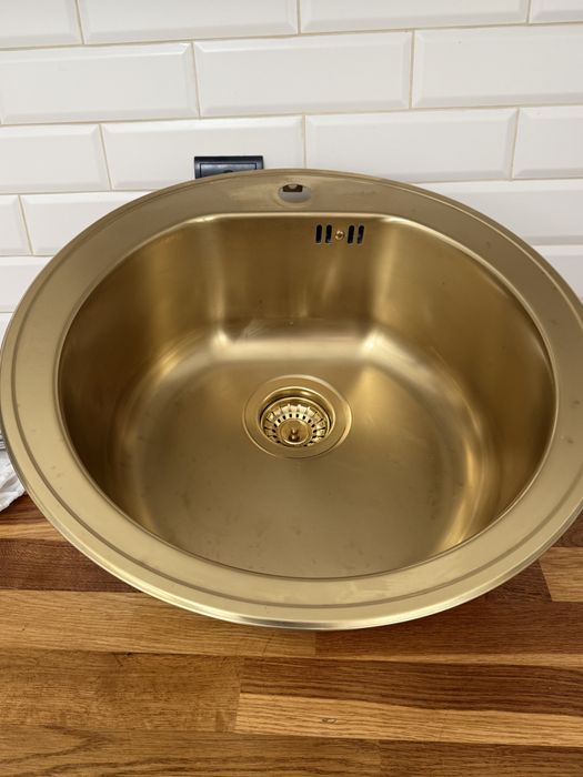 Мивка за кухня и смесител