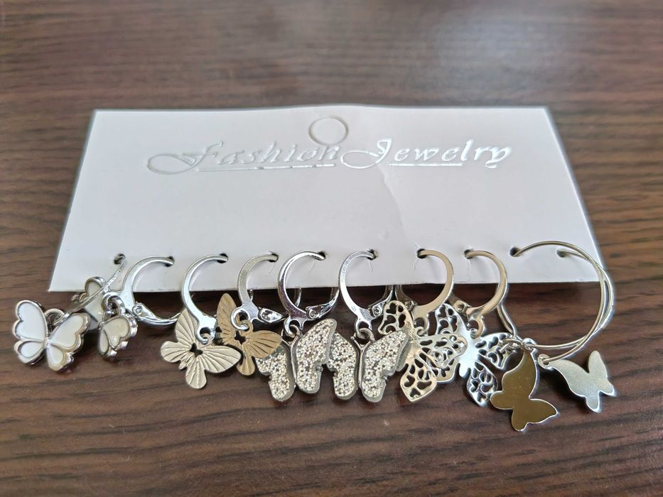 10 броя нови обеци с пеперуди и сърца