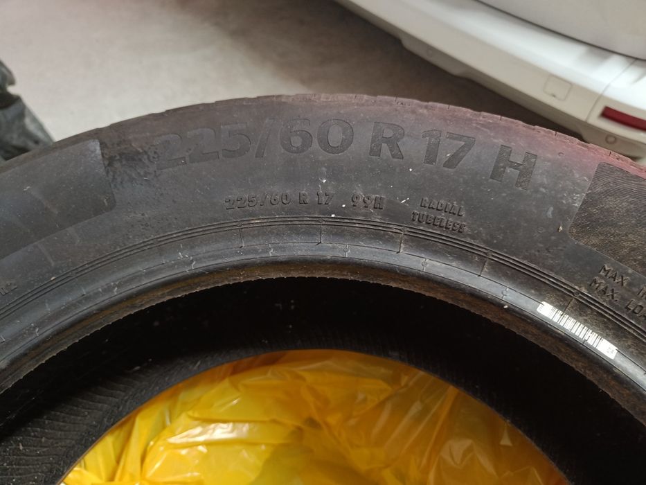 Vând set 4 anvelope vara Continental 225/60 R17