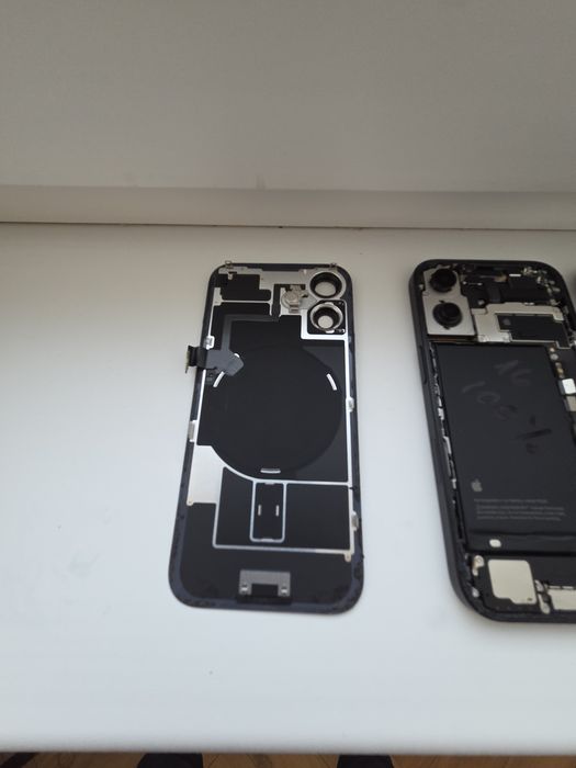 Carcasa capac Camera fata spate Iphone 16