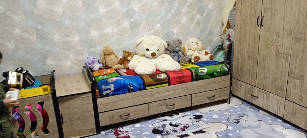 Sotiladi detskiy mebel